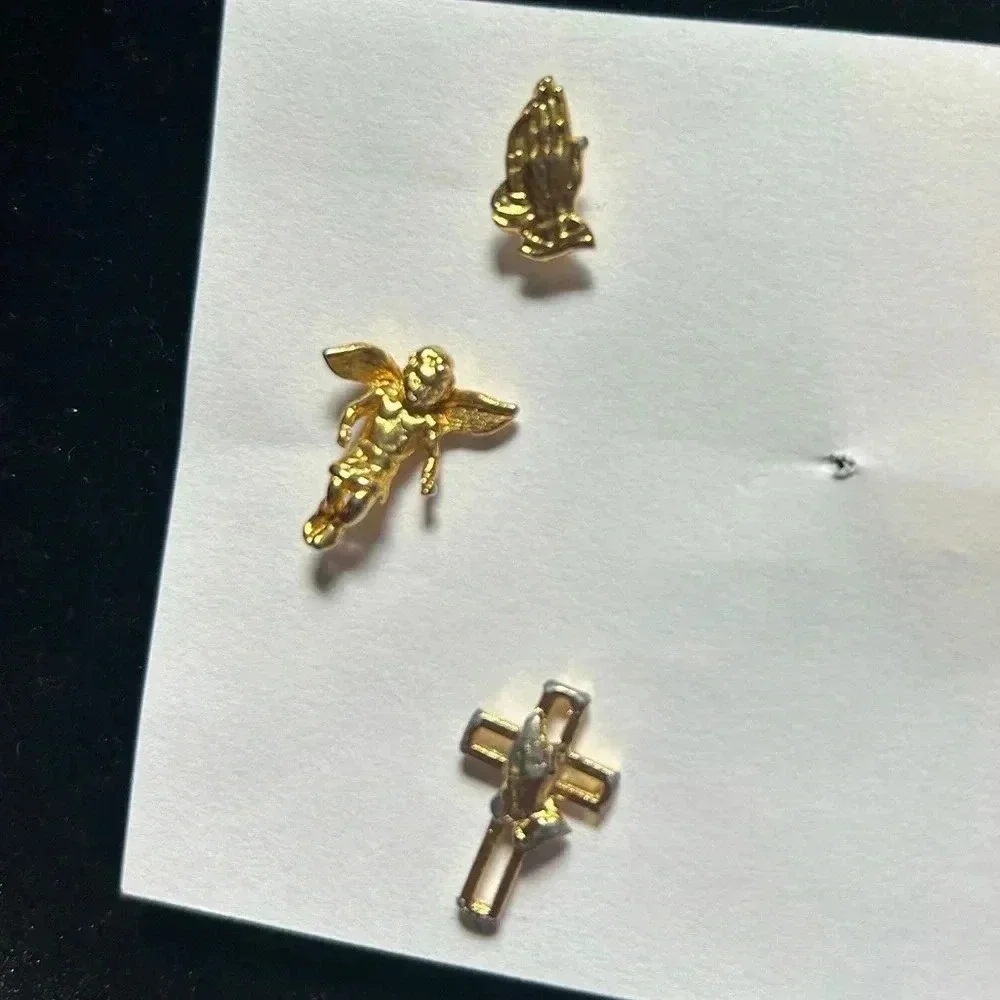 Angelic‎ brooches set